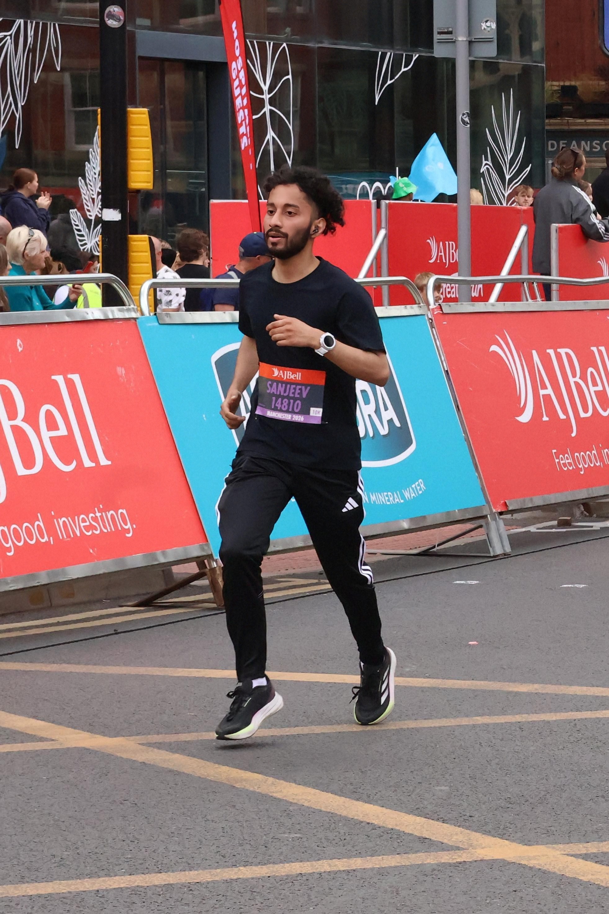 Closing in on the finish at the AJ Bell Great Manchester Run